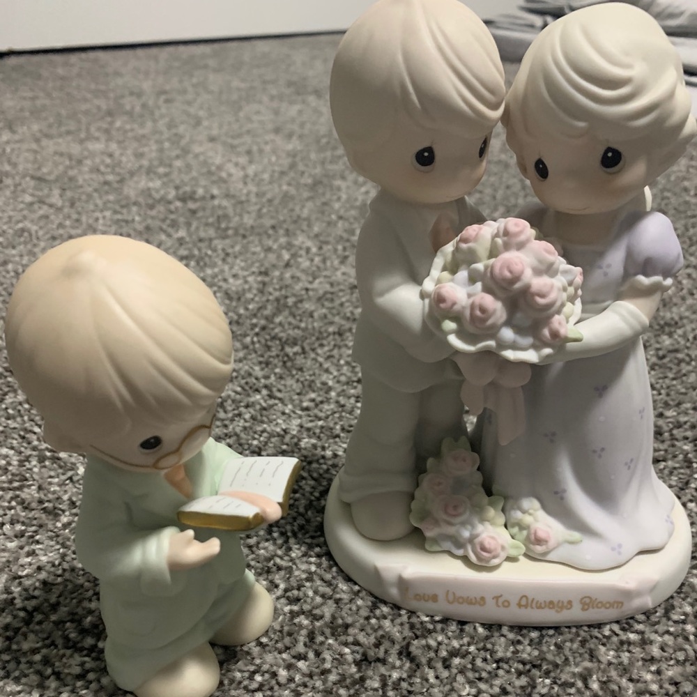 Set of 2 Wedding Precious Moments figurines